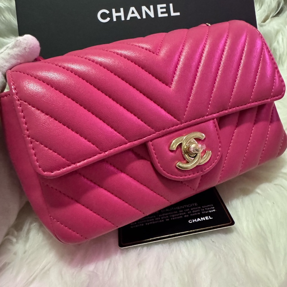 Classic Flap Mini Rectangular in Chevron - Picture 2 of 16